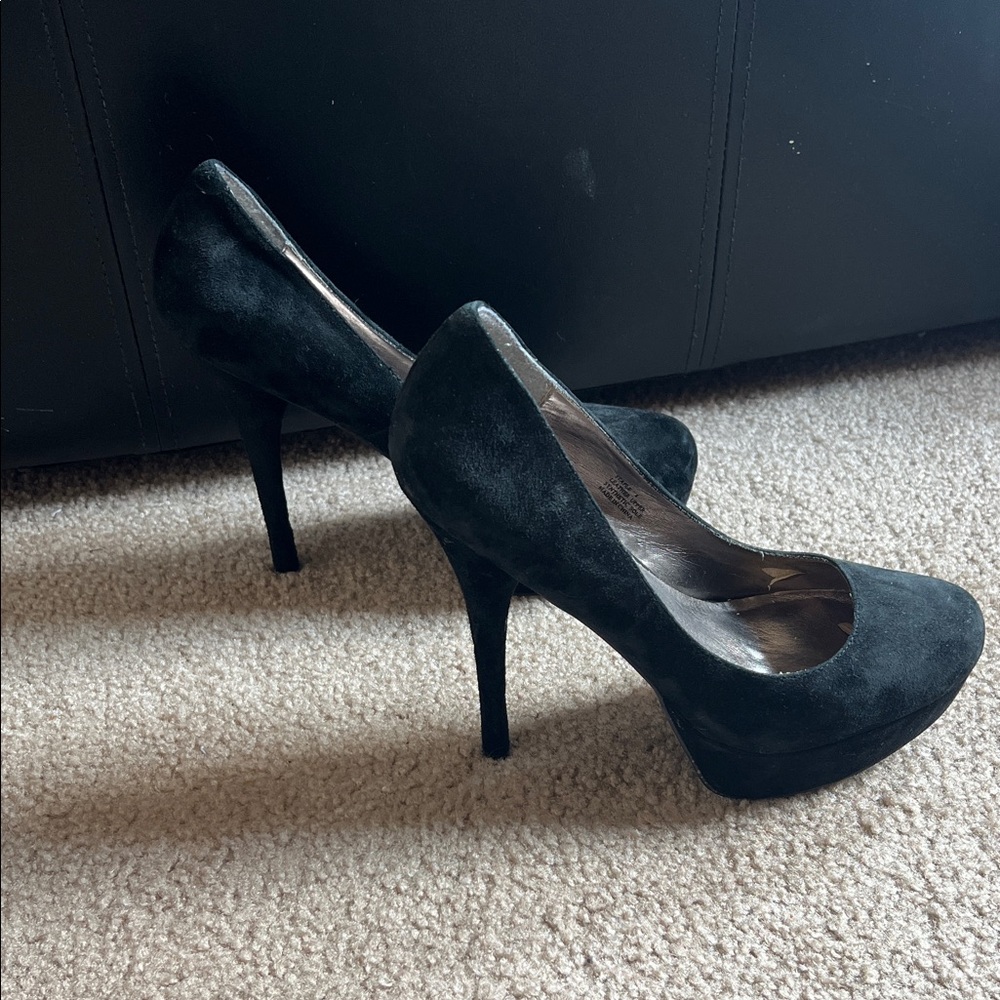 Zigi Soho Classic Black Suede Heels